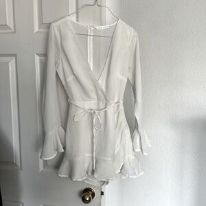 White romper from selfie Leslie